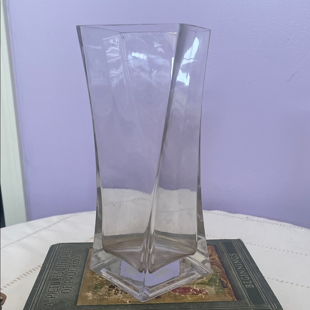 Elegant Clear Glass  heavy Vase unique design